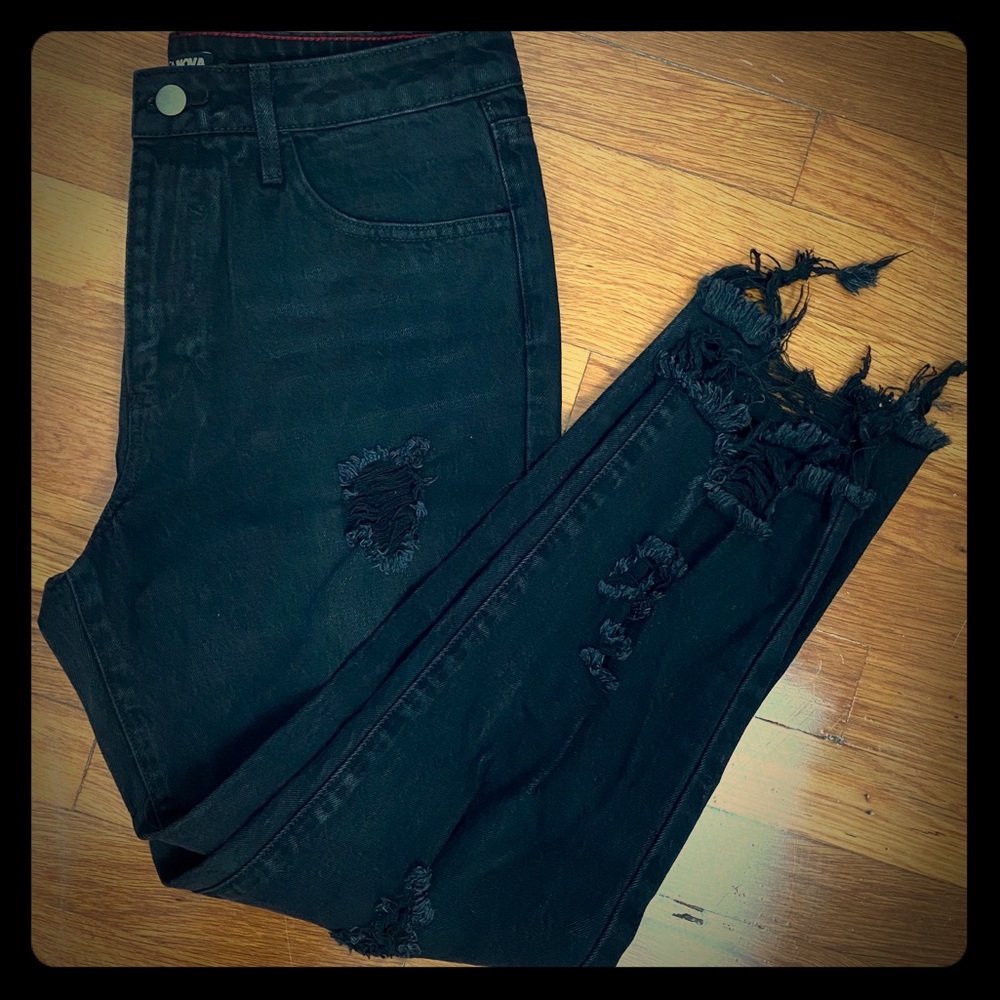 Distressed Boyfriend Jeans